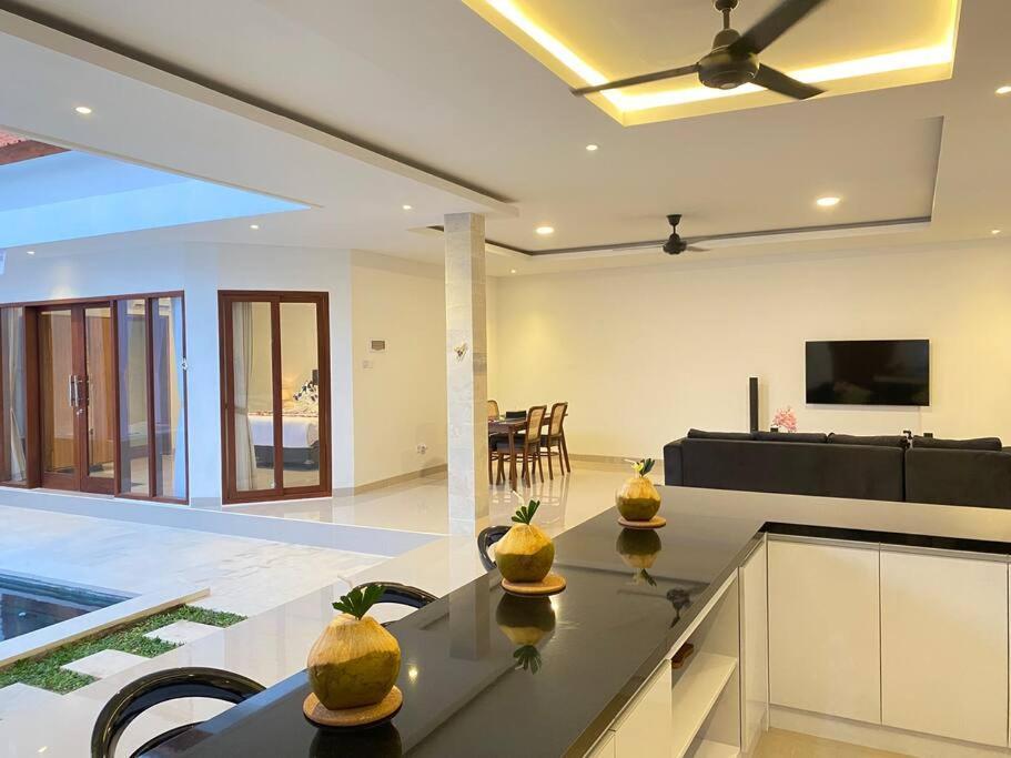 Villa Akmali Umalas 2Br With Private Pool & Jacuzzi Canggu Exterior foto